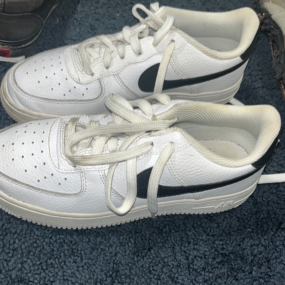 Black and white af1s